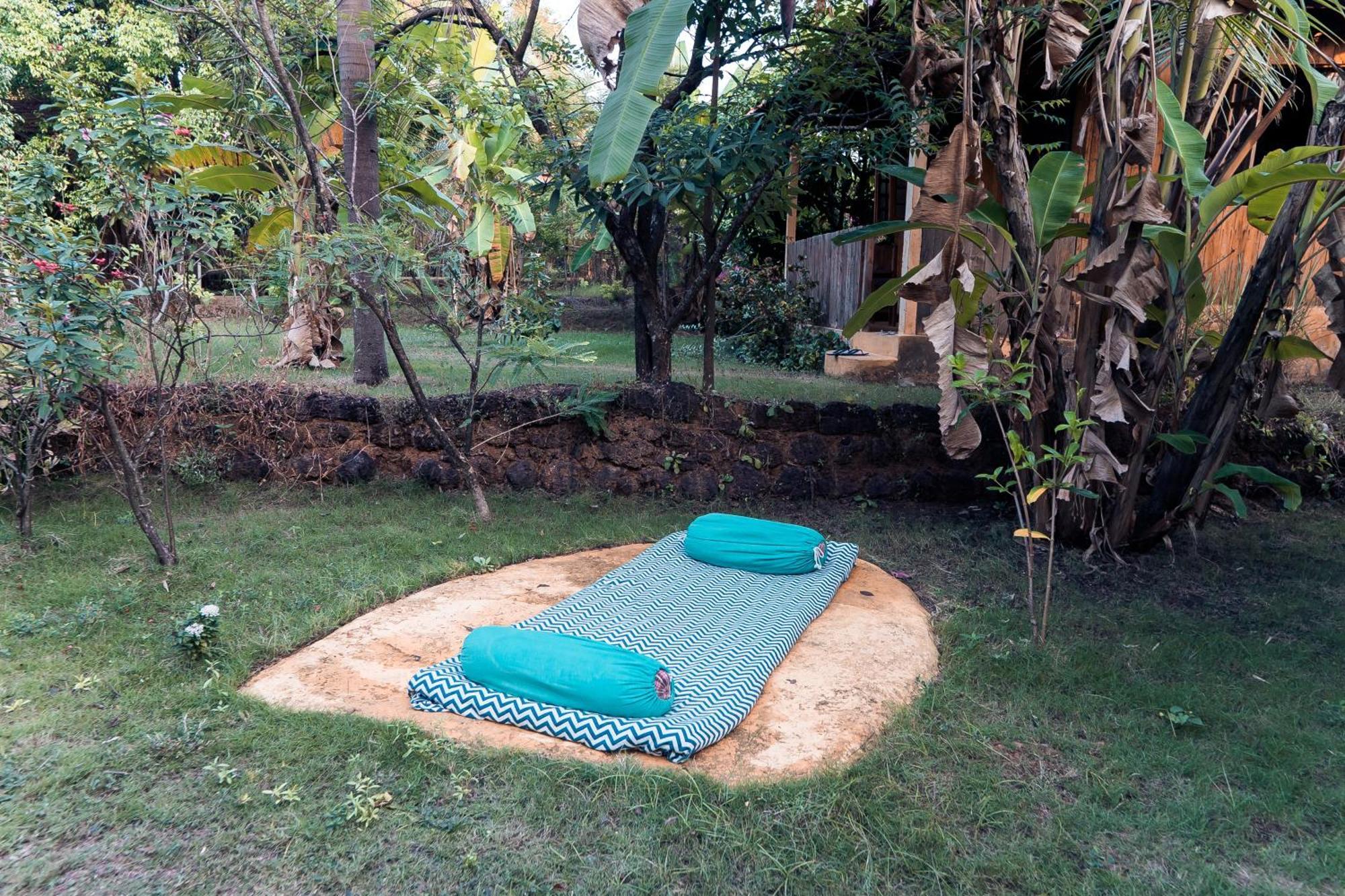 Jamboree Creek Yoga Mandrem Bagian luar foto