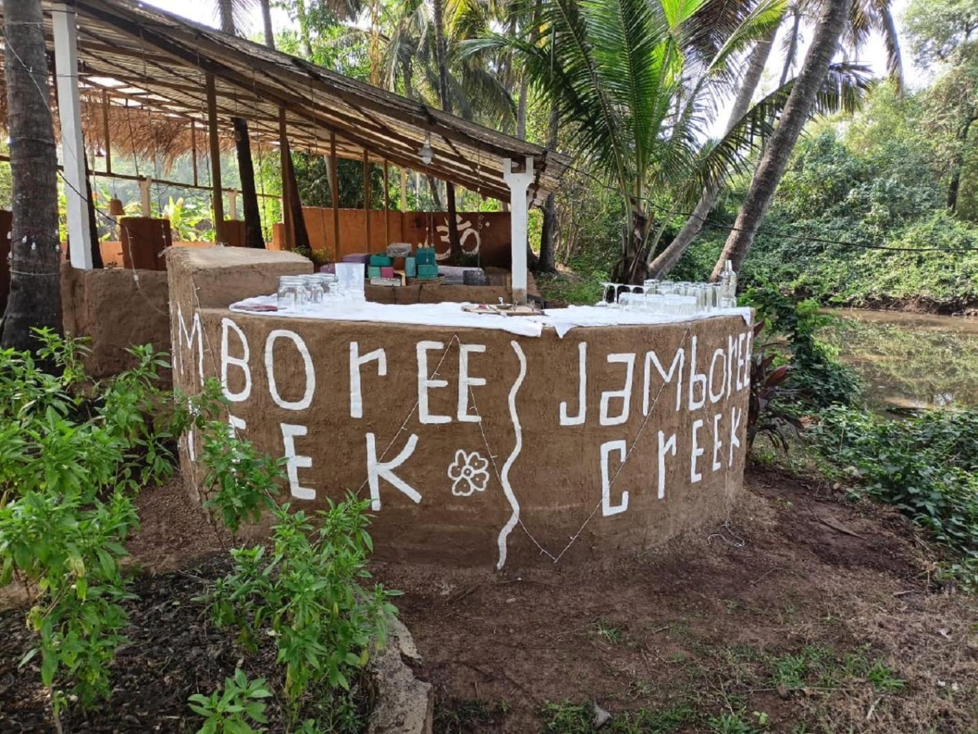 Jamboree Creek Yoga Mandrem Bagian luar foto