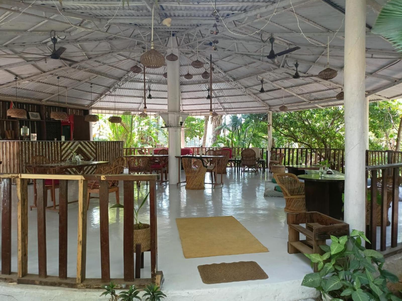 Jamboree Creek Yoga Mandrem Bagian luar foto