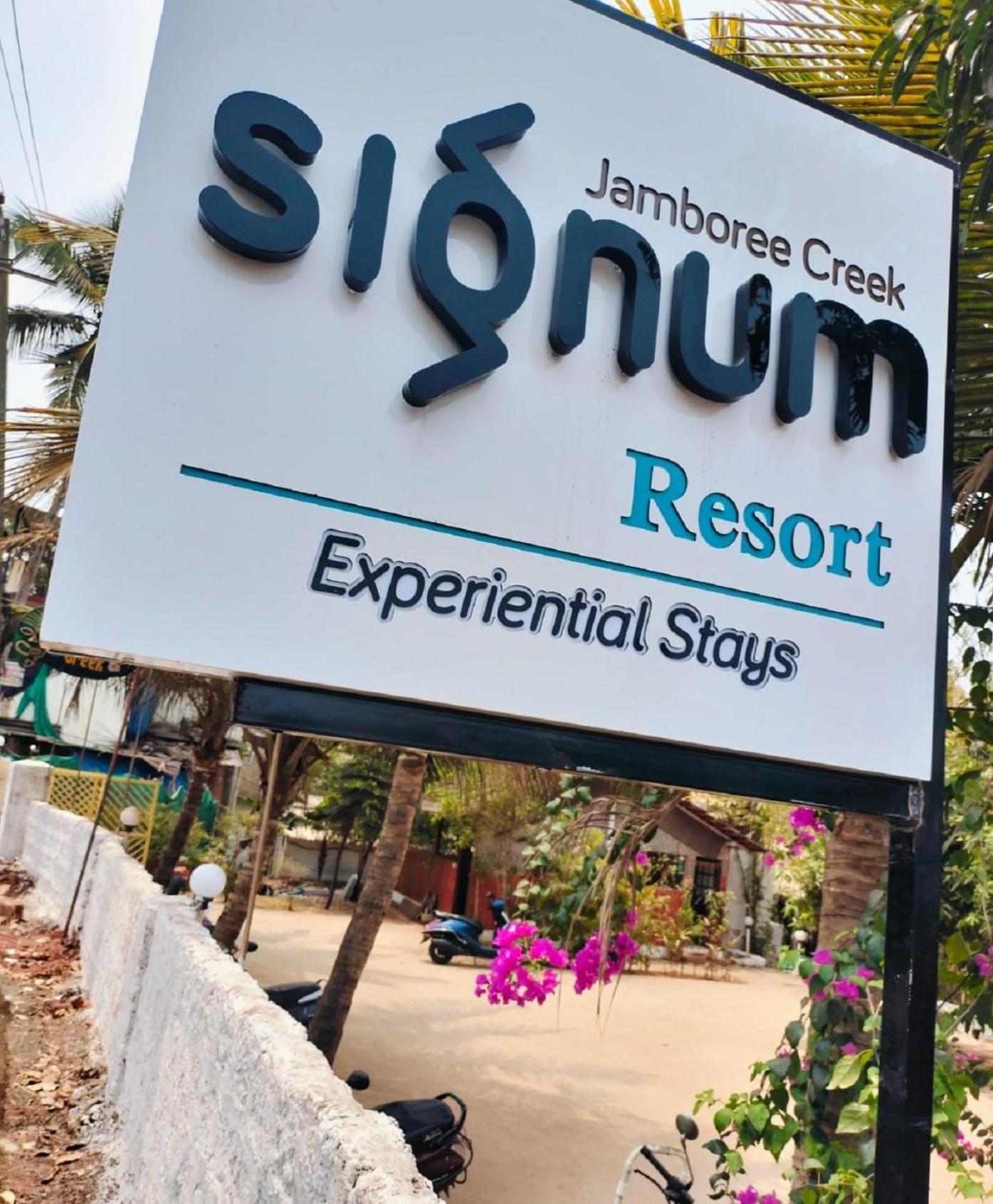 Jamboree Creek Yoga Mandrem Bagian luar foto