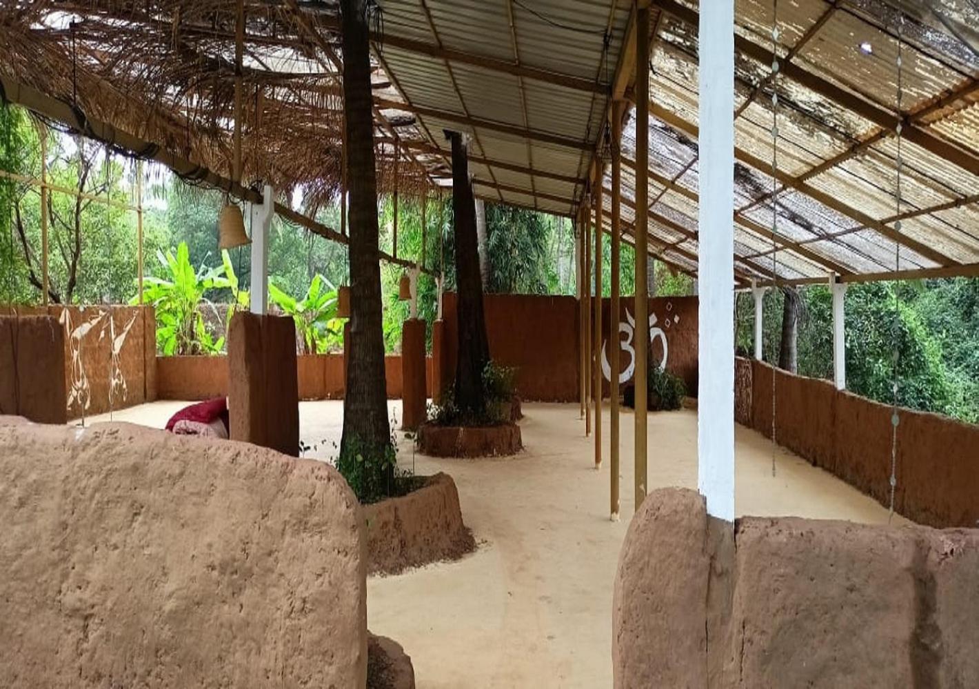Jamboree Creek Yoga Mandrem Bagian luar foto